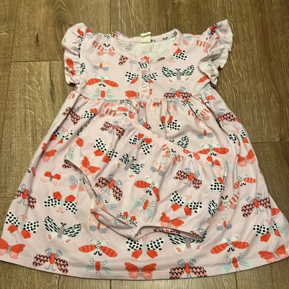 Tucker + Tate Butterly Dress and Bloomer set 18-24 - Picture 2 of 2